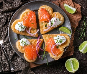 Limonka, Ser biały, Serduszka, Talerz, Łosoś, Kanapki, Gofry