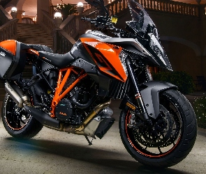 Motocykl, KTM 1290 Super Duke GT