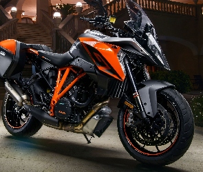 KTM 1290 Super Duke GT, Motocykl