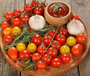 Pomidory koktajlowe, Deska, Zioła, Deski, Rozmaryn, Keczup, Czerwone, Żółte, Czosnek