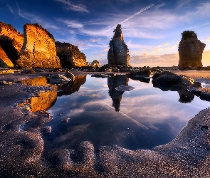Skały, Plaża, Region Taranaki, Nowa Zelandia, Tongaporutu, Zachód słońca