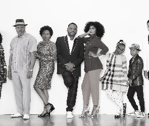 Serial, Tracee Ellis Ross, Jenifer Lewis, Marcus Scribner, Anthony Anderson, Laurence Fishburne, Czarno to widzę, Black-ish, Yara Shahidi