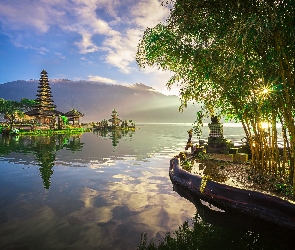 Wyspa Bali, Góry, Jezioro Bratan, Świątynia Pura Ulun Danu Bratan, Wschód słońca, Kanna, Kwiaty, Drzewa, Indonezja