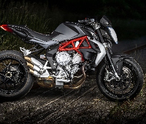 MV Augusta Brutale 800, Motocykl