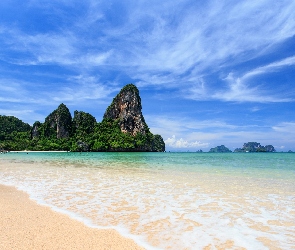 Plaża Railay Beach, Morze Andamańskie, Chmury, Prowincja Krabi, Tajlandia, Drzewa, Skały