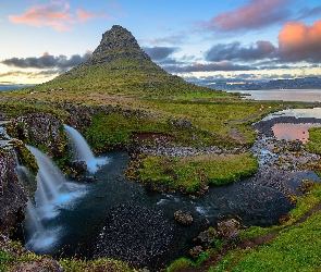Półwysep Snaefellsnes, Chmury, Wodospad Kirkjufellsfoss, Góra Kirkjufell,  Islandia