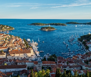 Żaglówki, Domy, Wyspa Hvar, Motorówki, Morze, Chorwacja, Miasto Hvar