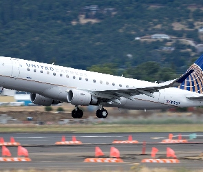 Samolot pasażerski, Pas, Lotnisko, Embraer 175