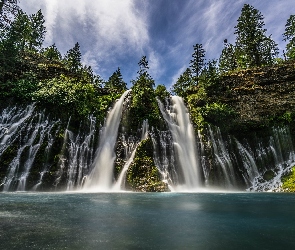 Wodospad Burney Falls, Park miejski McArthur-Burney Falls, Skały, Stany Zjednoczone, Kaskada, Stan Kalifornia