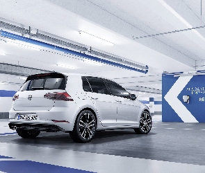 Volkswagen Golf GTE 7