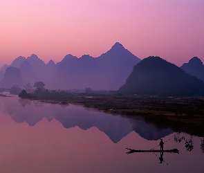 Chiny, Góry, Rzeka