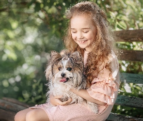 Dziewczynka, Yorkshire terrier, Pies