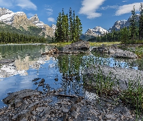 Drzewa, Wyspa Spirit Island, Park Narodowy Jasper, Skały, Jezioro Maligne Lake, Kanada, Góry