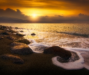 Morze, Wschód słońca, Kamienie, Fale, Plaża