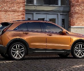 Bok, Cadillac XT4