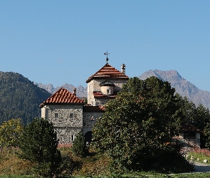 Góry, Zamek Schloss Crap da Sass, Szwajcaria, Miejscowość Surlej, Silvaplana, Kanton Gryzonia, Drzewa