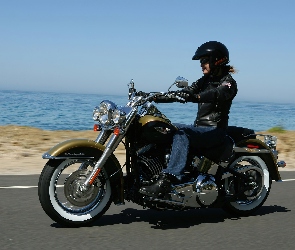 Harley Davidson Softail Fat Boy, Motocyklistka