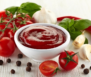 Czosnek, Keczup, Papryka chili, Pieprz, Pomidory