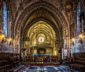 Kościół św. Piotra, Wnętrze, Francja, Ołtarz, Ławki, Miejscowość Arromanches les Bains, Saint Peter Catholic Church