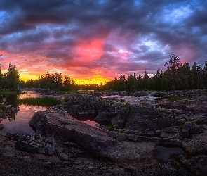 Teren Koiteli, Rzeka Kiiminkijoki, Finlandia, Skały, Drzewa, Kiiminki, Zachód słońca