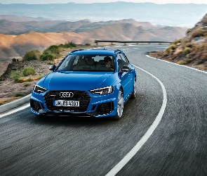 Niebieskie, Audi RS4 Avant