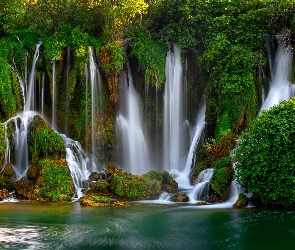 Rzeka, Bośnia i Hercegowina, Roślinność, Skały, Wodospady Kravica