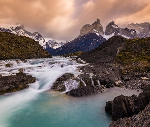 Park Narodowy Torres del Paine, Góry Cordillera del Paine, Chmury, Chile, Rzeka, Patagonia