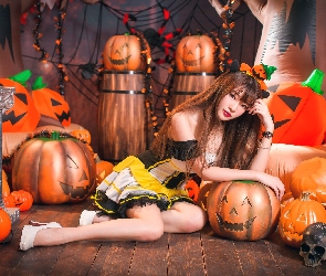 Azjatka, Czaszka, Dynie, Halloween, Dziewczyna