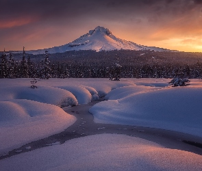 Ośnieżone, Drzewa, Wschód słońca, Mount Hood, Rzeka, Stany Zjednoczone, Zima, Stan Oregon, Las, Góra, Stratowulkan