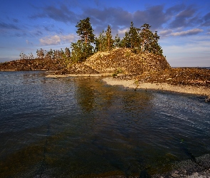 Rosja, Karelia, Wysepka, Jezioro Ładoga, Skały, Drzewa