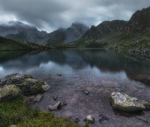 Góry, Kamienie, Mgła, Jezioro