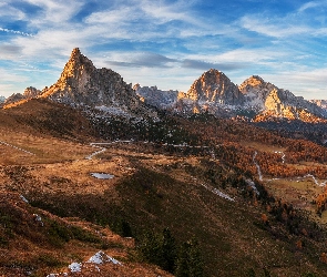 Jesień, Góry, Przełęcz, Dolomity, Włochy, Góry, Droga, Passo di Giau, Drzewa, Prowincja Belluno
