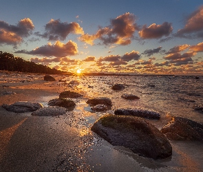 Morze, Wschód słońca, Plaża, Kamienie