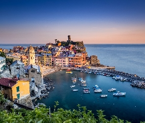 Liguria, Cinque Terre, Morze, Włochy, Łódki, Vernazza, Domy