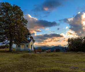 Drzewo, Góry, Kaplica Maria Rast, Ławki, Bawaria, Chmury, Niemcy, Krun