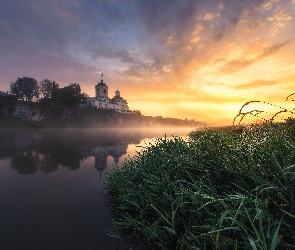 Rzeka, Cerkiew, Pajęczyna, Mgła, Trawy, Wschód słońca