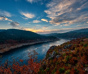 Lasy, Góry Rodopy, Bułgaria, Chmury, Rzeka, Most, Drzewa
