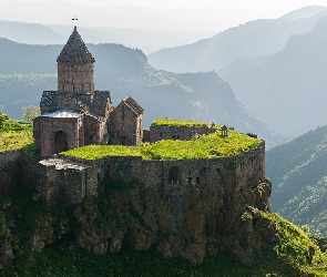 Kościół, Drzewa, Klasztor Tatew, Góry, Prowincja Sjunik, Skała, Armenia, Mgła
