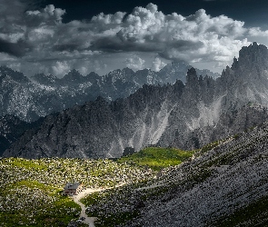 Góry, Prowincja Belluno, Schronisko Citta di Capri, Włochy, Droga, Dom, Dolomity, Masyw Cadini di Misurina, Chmury