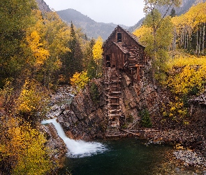 Las, Góry, Kryształowy Młyn, Młyn Crystal Mill,  Stany Zjednoczone, Jesień, Rzeka Crystal River, Stan Kolorado, Drzewa