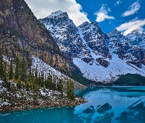 Jezioro Moraine, Alberta, Kanada, Chmury, Drzewa, Dolina Dziesięciu Szczytów, Góry, Park Narodowy Banff