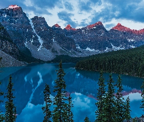 Park Narodowy Banff, Las, Alberta, Kanada, Chmury, Góry, Drzewa, Odbicie, Jezioro Moraine