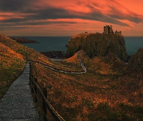 Stonehaven, Szkocja, Chmury, Zamek Dunnottar, Skała, Zachód słońca, Morze