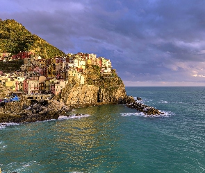 Manarola, Skały, Cinque Terre, Wybrzeże, Włochy, Gmina Riomaggiore, Domy, Liguria, Morze Liguryjskie
