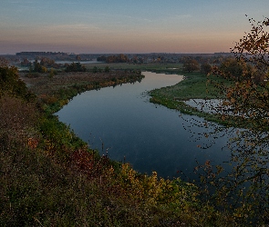 Rzeka, Wschód słońca, Pola, Drzewa, Wzgórza