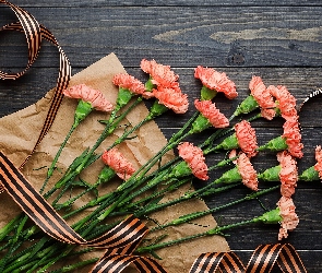 Goździki, Deski, Papier, Wstążka, Kwiat