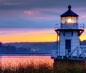 Morze, Doubling Point Lighthouse, Zachód słońca, Latarnia morska, Stan Maine, Ocean Atlantycki, Stany Zjednoczone, Arrowsic