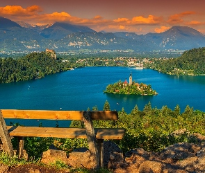 Góry, Zachód słońca, Jezioro Bled, Ławka, Kościół, Słowenia, Wyspa Blejski Otok