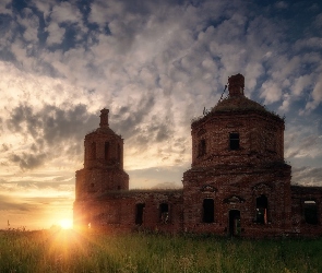 Budynek, Chmury, Ruiny, Promienie słońca, Cerkiew