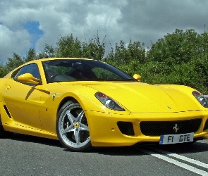 Żółte, Ferrari 599
